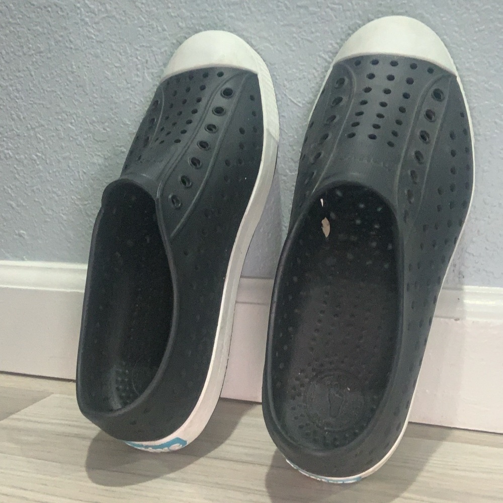 Native Kids Jefferson Black Slip-On Shoes Size 6
